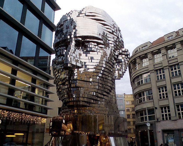 Mechanická hlava Franze Kafky - socha Davida Černého (foto: Jan Brich, CC BY-NC-SA 4.0)