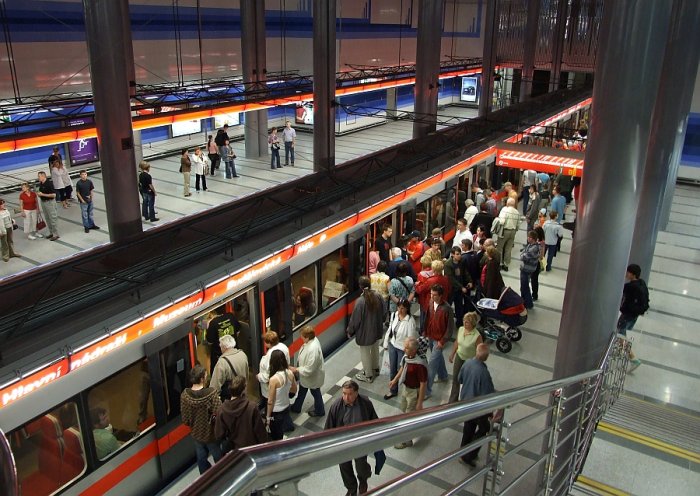 Pražské metro, stanice Prosek (foto: Aktron, CC BY-SA 3.0)