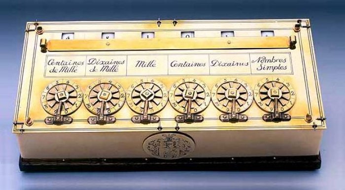 kalkulátor Pascaline (foto: Heinz Nixdorf MuseumsForum)