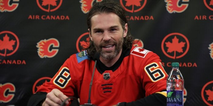 Jaromír Jágr v dresu Calgary Flames (foto: Twitter/@NHLFlames)
