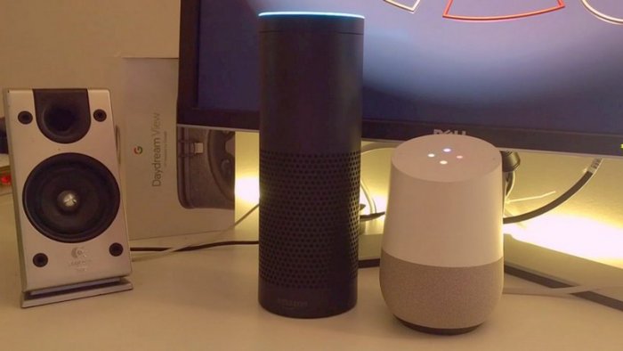 Virtual assistants: smart speakers (photo from video by Guilhermeambros,  CC BY 3.0)